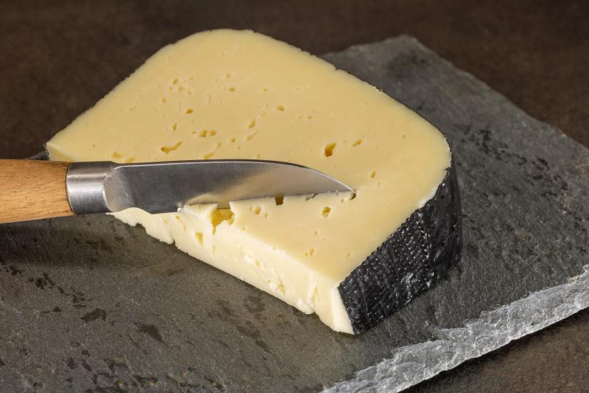 Pyrenean Tomme image 1