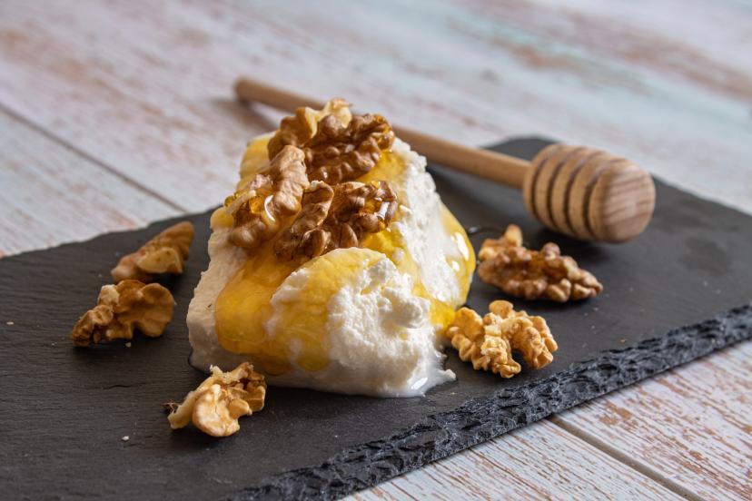 Mel i Mató Dessert image 1