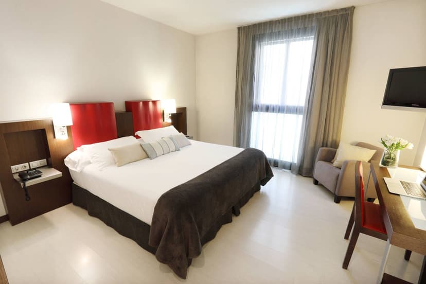 Standard room at Hotel Ciutat de Girona