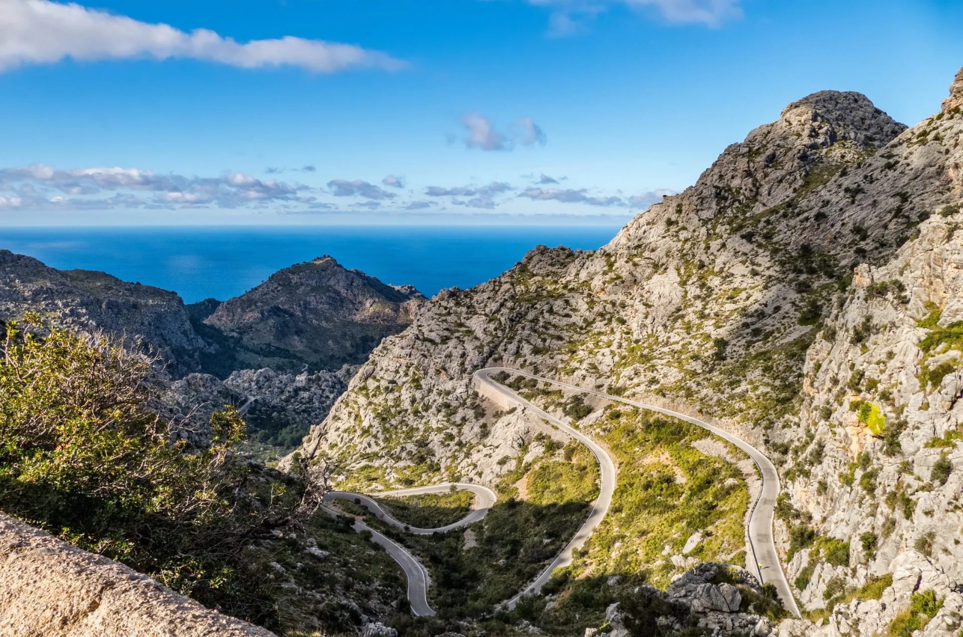 Serpentinen nach sa calobra stockpack adobe stock scaled