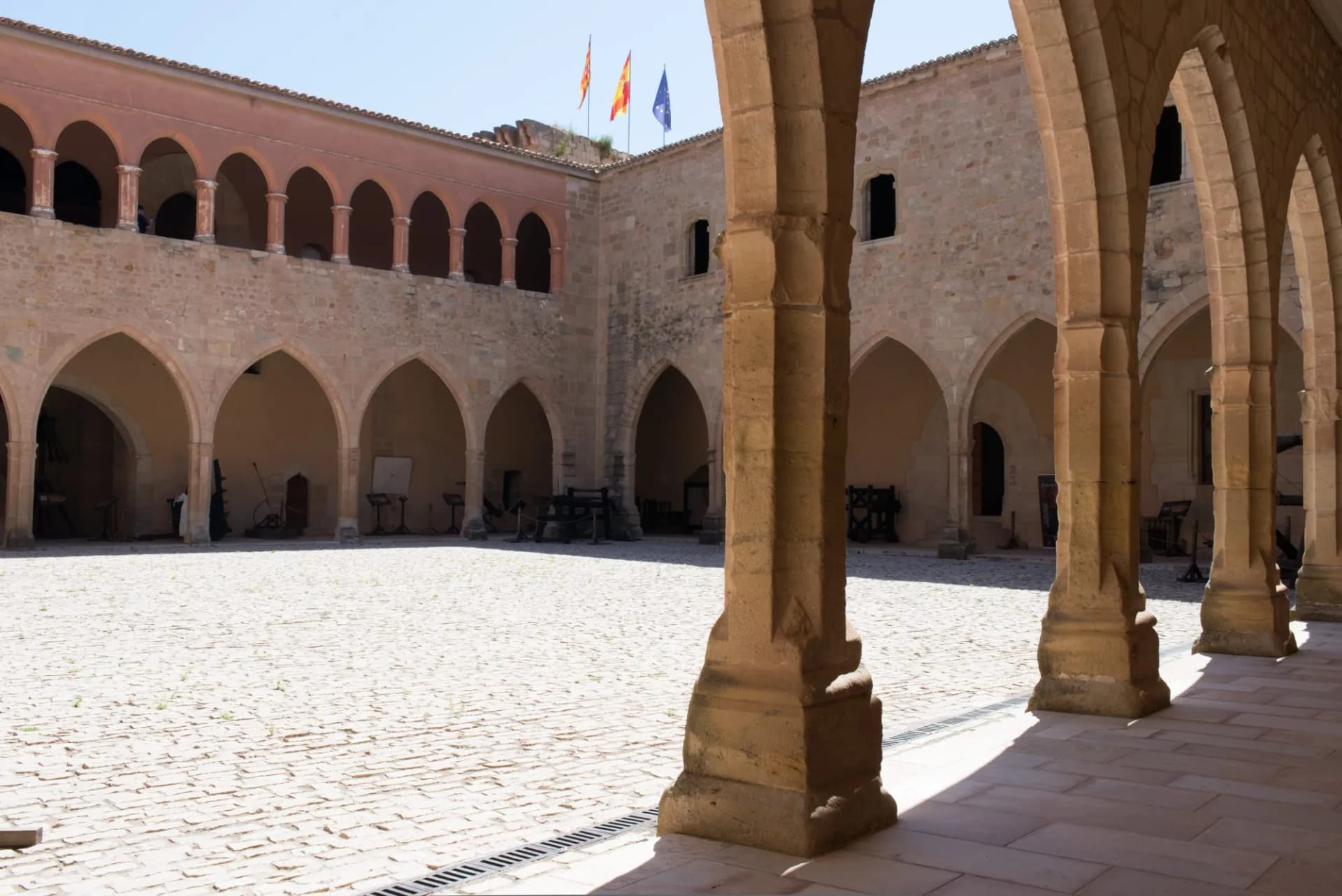 Mora de rubielos castle square