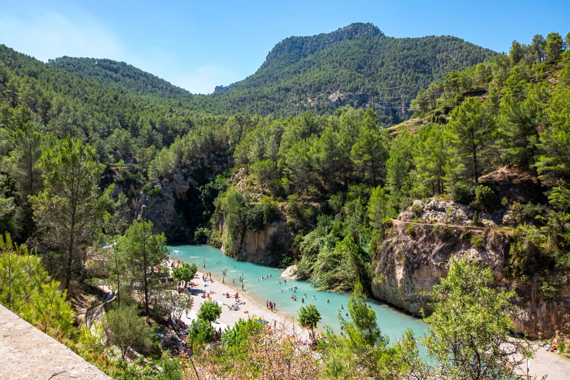 Montanejos river thermal water