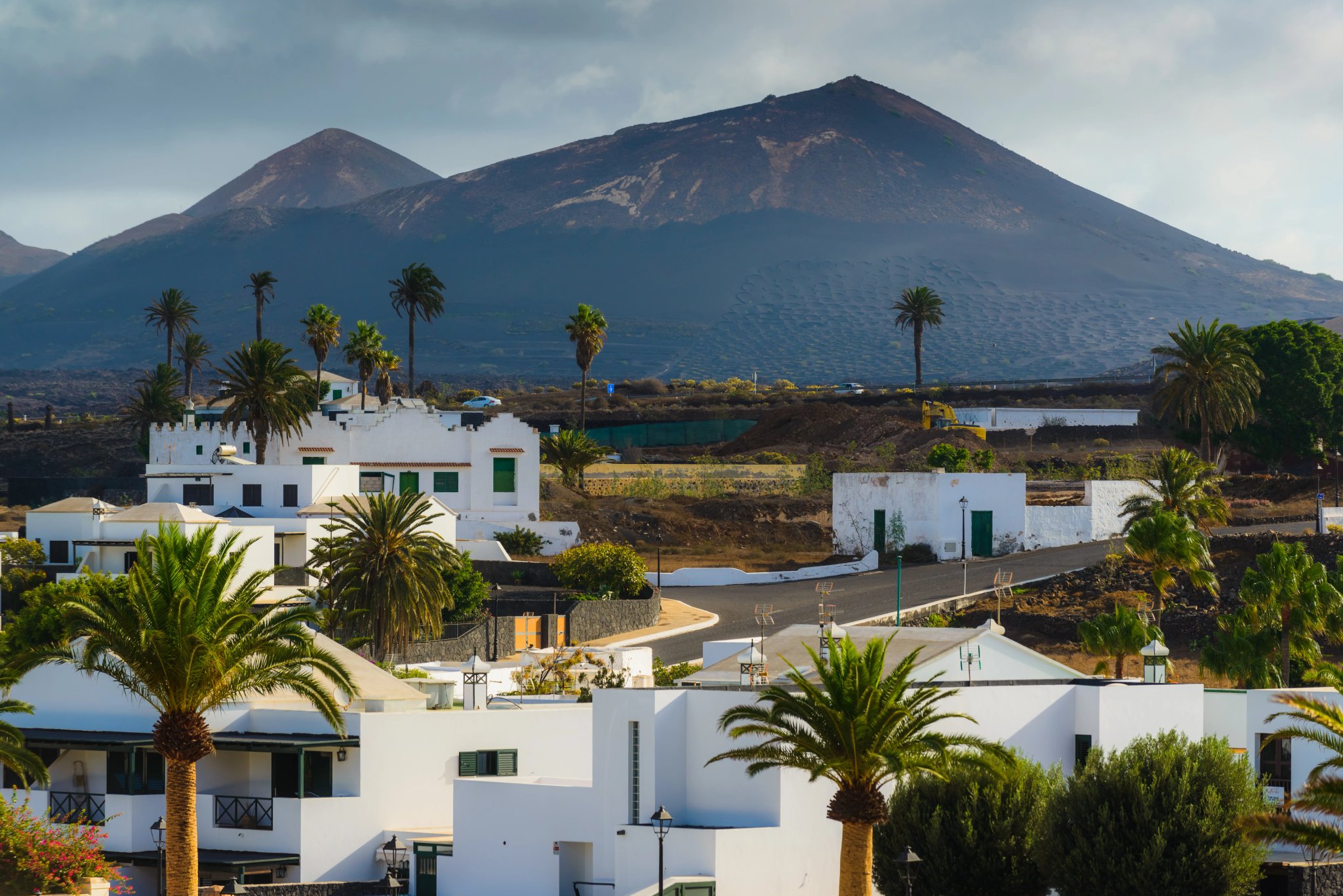 Gatuskisser i byn Yaiza. Lanzarote. Kanarieöarna. Spanien