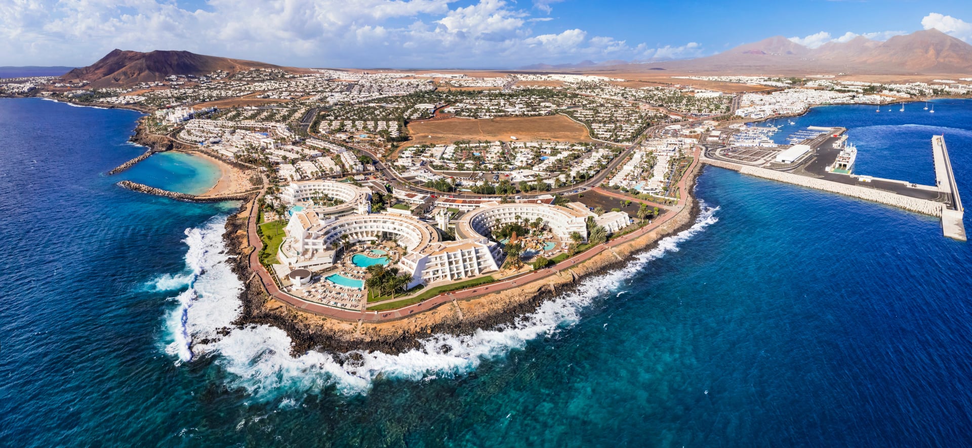 Lanzarote ø, Playa Blanca resort. luftfoto panoramaudsigt. Kanariske øer i Spanien