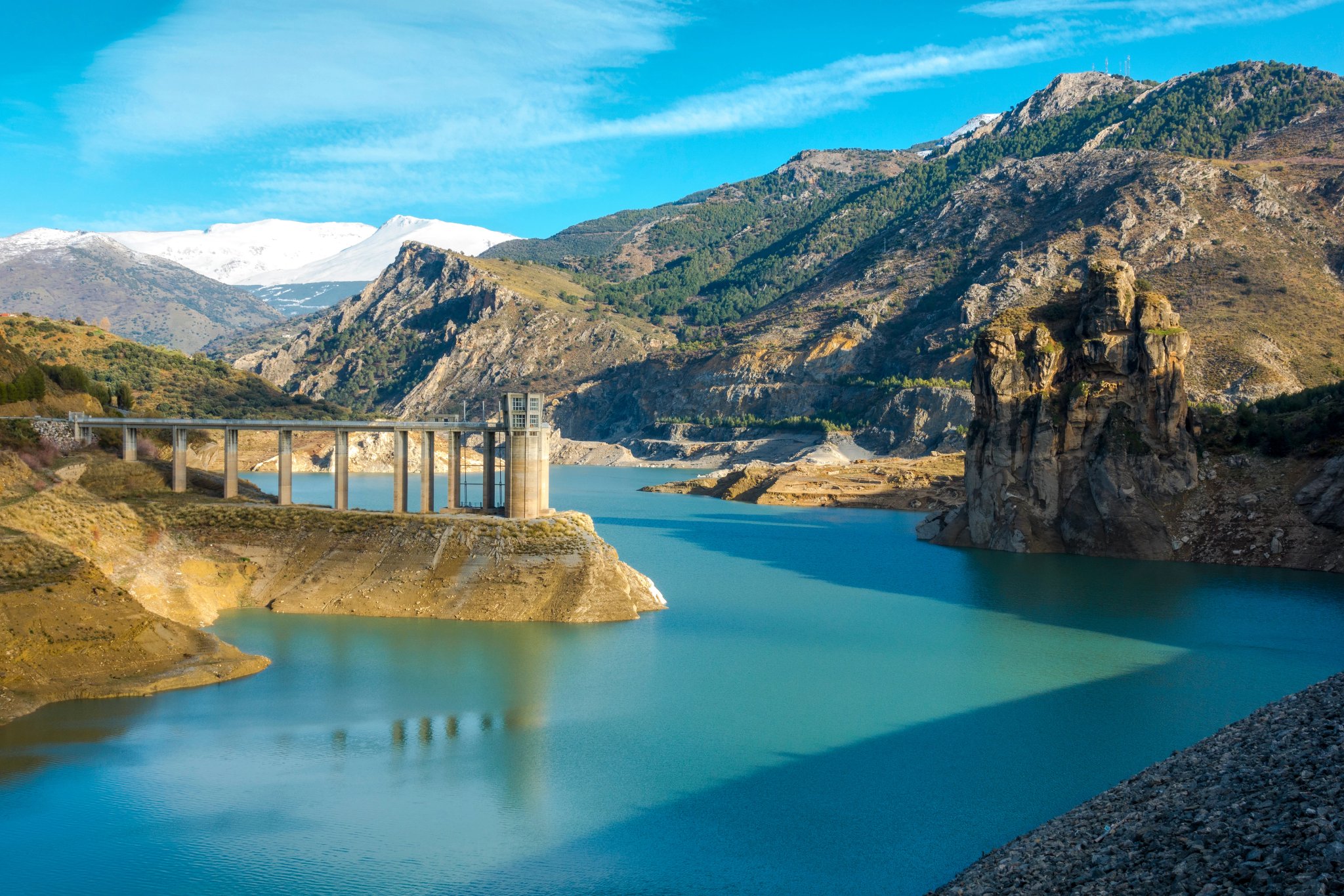 Canales-reservoaret - reservoar i Güéjar Sierra, provinsen Granada, Andalusia, Spania.