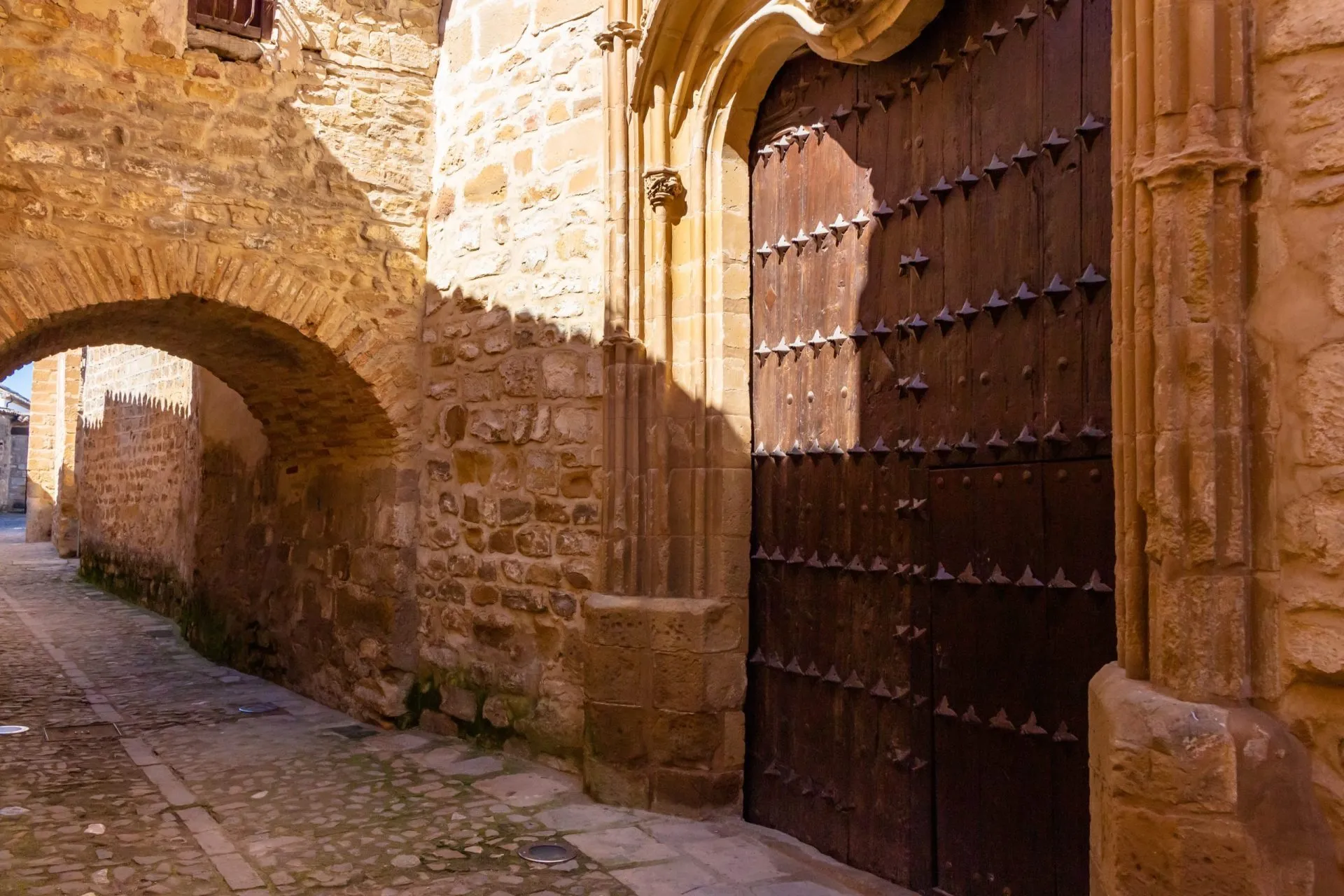 Alley of the medieval center of Baena