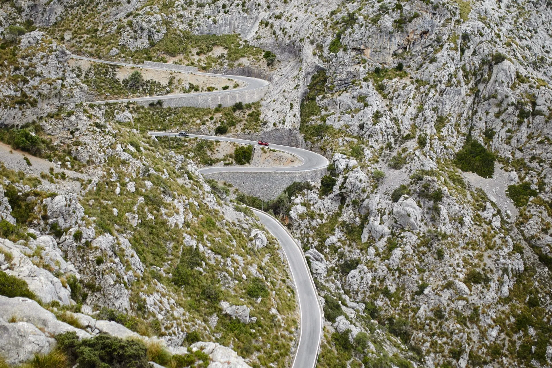 Cykelväg Sa Colobra serpentine på Mallorca, Spanien.