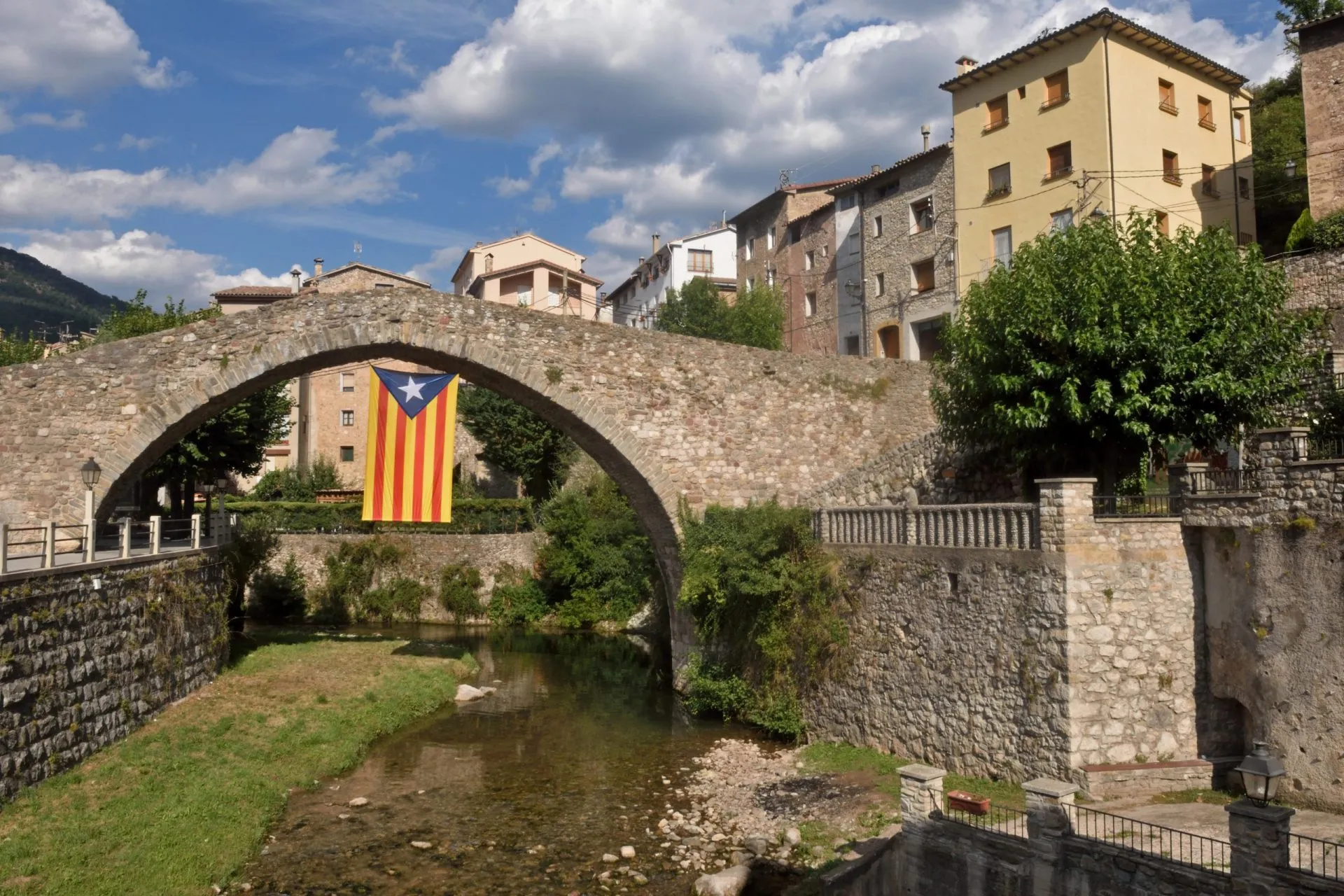 landsbyen La Poble de Lillet, Bergueda, Barcelona-provinsen, Catalonia, Spania